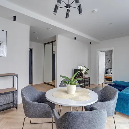 Apartment In Center
